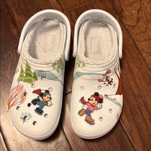 CROCS White Mickey & Minnie Winter Fuzzy-Lined Clogs